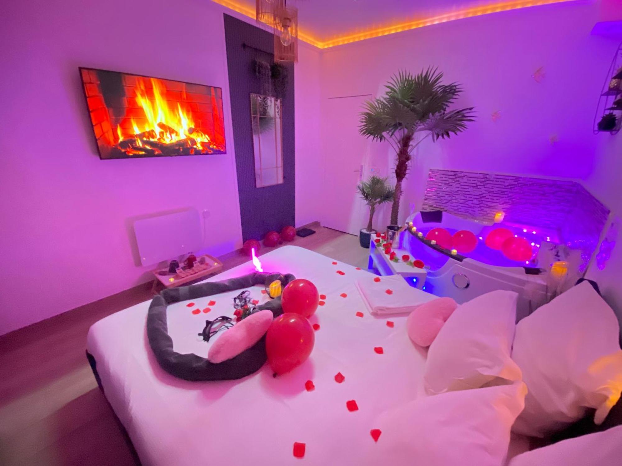 L'Escale Balneo'Romantique - Loveroom - Jacuzzi & Petit Dejeuner Villiers-sur-Marne Exterior foto